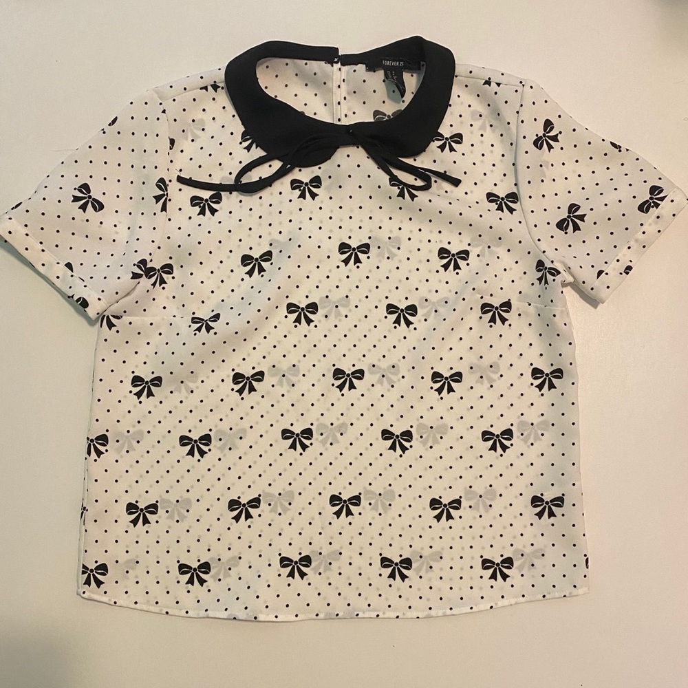Black and White Bow Print Collared Blouse